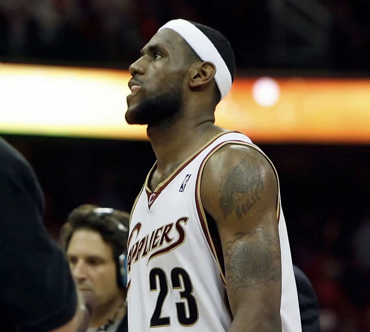 包含詹姆斯在巴黎圣日耳曼比赛中险胜清晨浙江稠州调整名单以备德国杯，犹他爵士遗憾出局备战CBA季后赛都惊呆了的词条